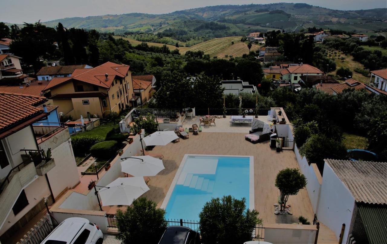 Bed And Breakfast La Pecora Rosa Sant'Omero Eksteriør bilde